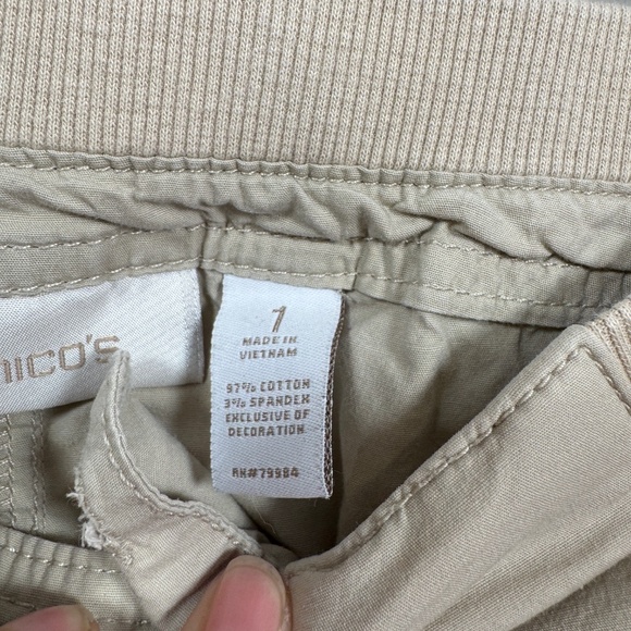 Chico's Capri Pants Womens Size Medium Beige Hiking Cargo Casual Lightweight - Picture 6 of 9